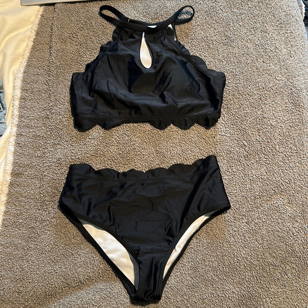 Scalloped bikini